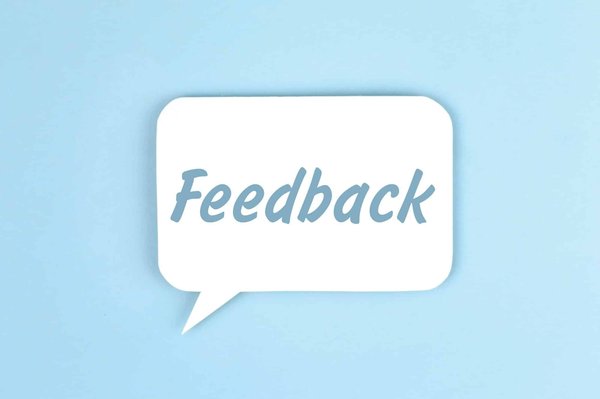 Quali esercizi di feedback costruttivo sono utili nel migliorare la dinamica di gruppo in un team di lavoro?